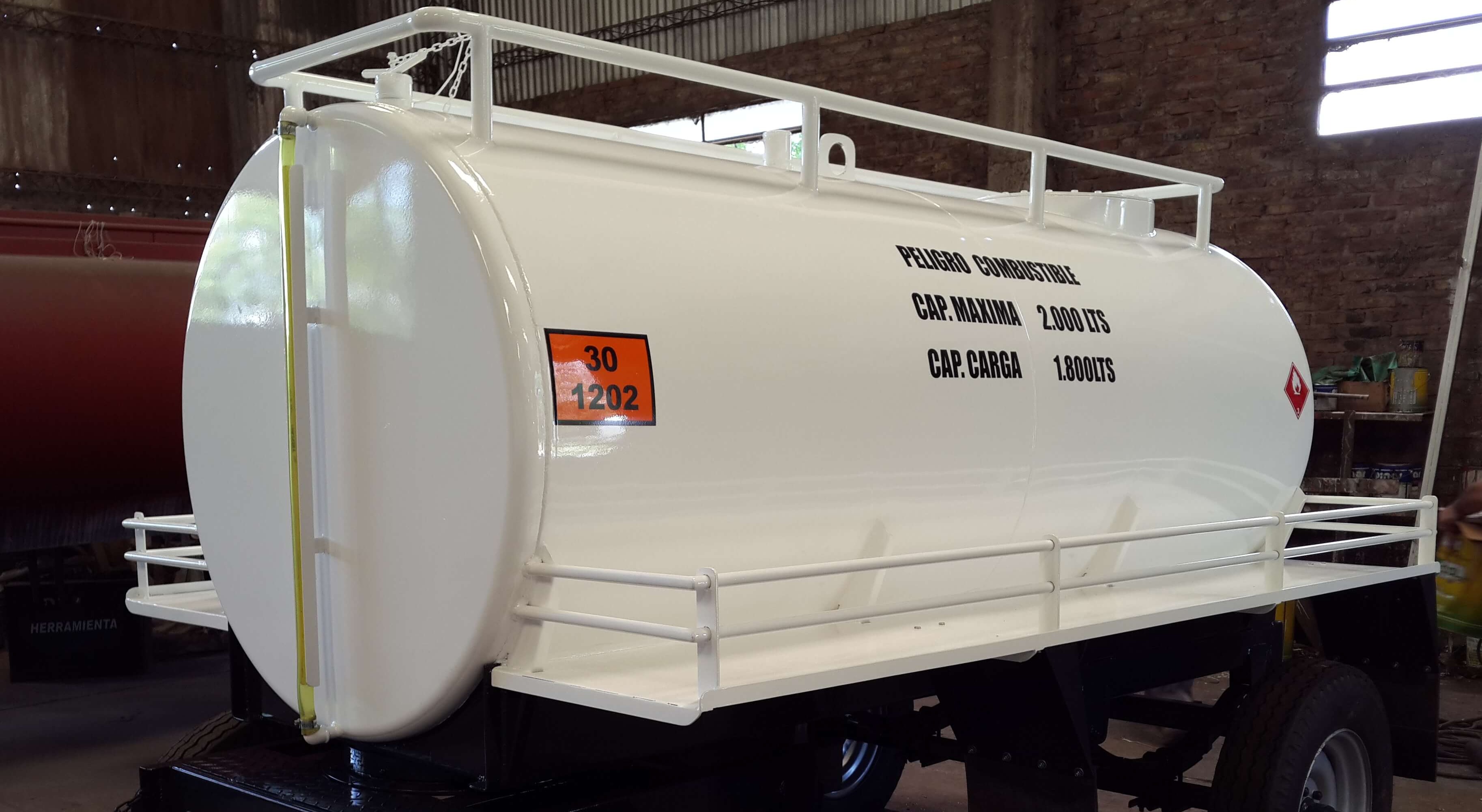 Tanques Batán Rurales para el Agro y Gasoil - Tanque de combustible (Uso Agrícola / Campo) - Indutank S.A.